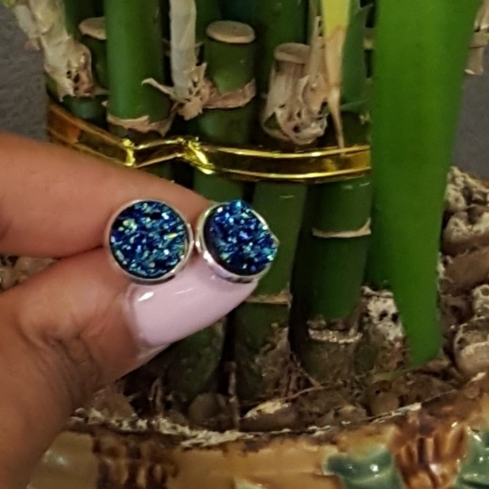 BRAND NEW 💖 Deep aquamarine druzy studs - Picture 5 of 5